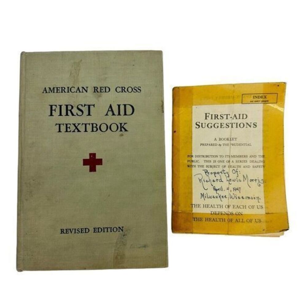 1945 American Red Cross First Aid Textbook & First-Aid Suggestion‎ Booklet VTG